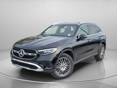 Certified 2026 Mercedes-Benz GLC 300 image 2
