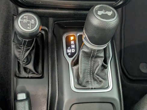 Used 2025 Jeep Wrangler Unlimited Sahara w/ Safety Group AWD/4WD image 21