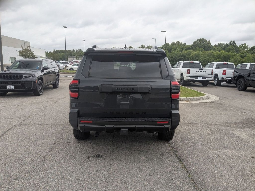 Used 2025 Toyota 4Runner SR5 AWD/4WD image 4