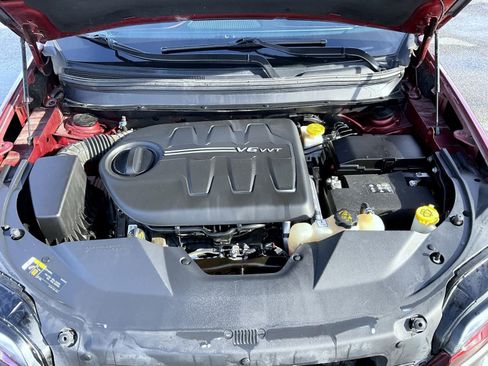 Used 2019 Jeep Cherokee Trailhawk image 24