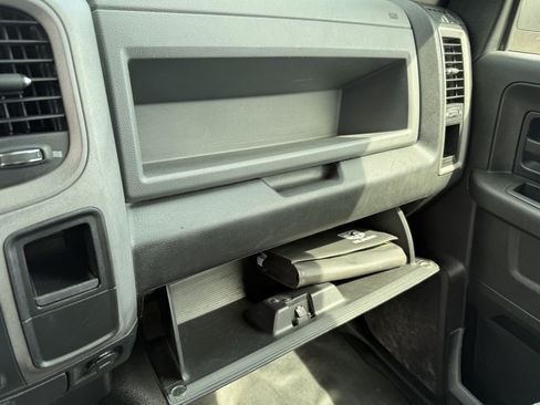 Used 2018 RAM 3500 Tradesman w/ Chrome Appearance Group AWD/4WD image 32