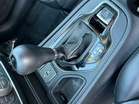 Used 2020 Jeep Cherokee Latitude Plus FWD image 20