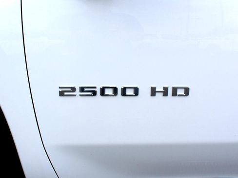 Used 2022 Chevrolet Silverado 2500 LT w/ Convenience Package image 38