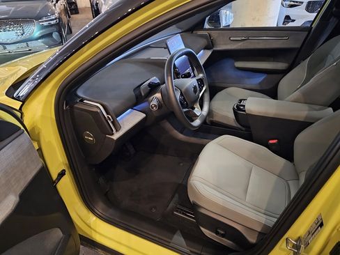 Used 2025 Volvo EX30 Ultra image 18