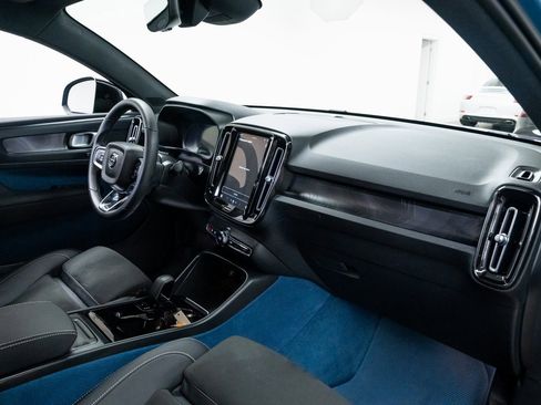 Used 2023 Volvo C40 P8 Recharge Plus w/ Climate Package image 25