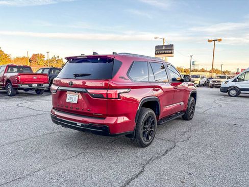 Used 2025 Toyota Sequoia Platinum image 7
