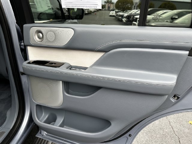 Certified 2020 Lincoln Navigator Black Label w/ Cargo Convenience Package AWD/4WD image 40