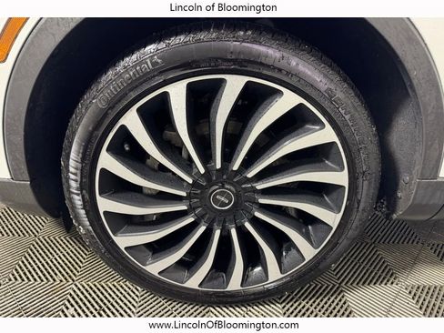 Certified 2021 Lincoln Nautilus Black Label image 14