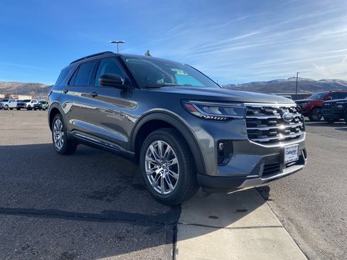 New 2026 Ford Explorer Active w/ Active Comfort Package image 14