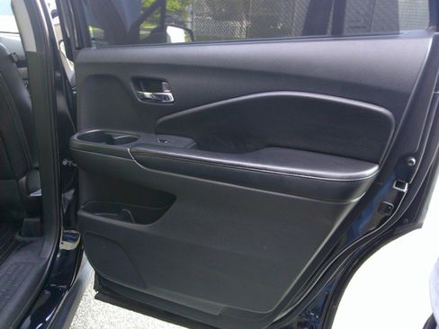 Used 2017 Honda Pilot Touring image 45