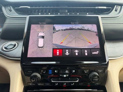 Used 2021 Jeep Grand Cherokee L Limited w/ Luxury Tech Group II image 21