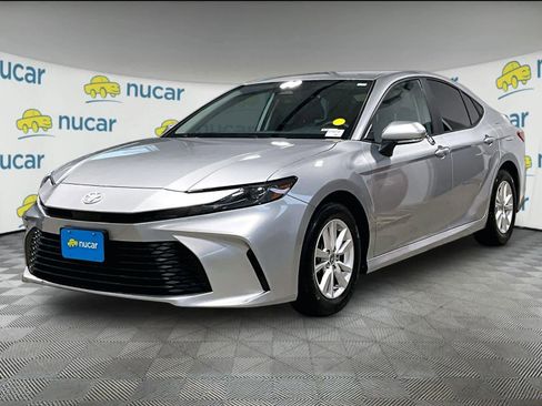 Used 2025 Toyota Camry LE FWD image 3