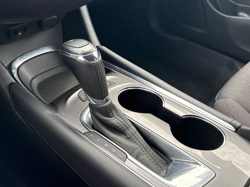 Used 2017 Chevrolet Malibu LT image 31