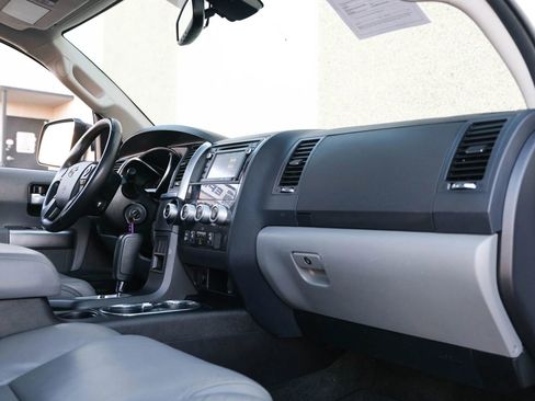 Used 2018 Toyota Sequoia Limited image 33