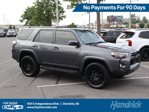Used 2023 Toyota 4Runner SR5 Premium w/ Moonroof Package AWD/4WD image 1