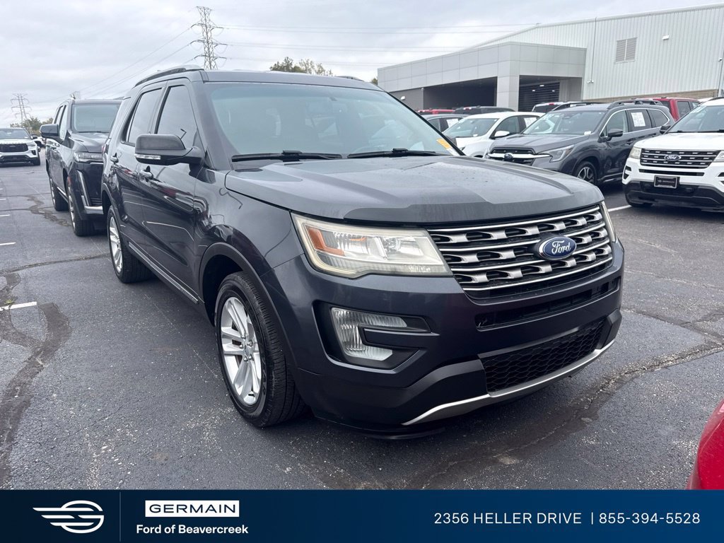 Used 2017 Ford Explorer XLT w/ Equipment Group 201A FWD image 3