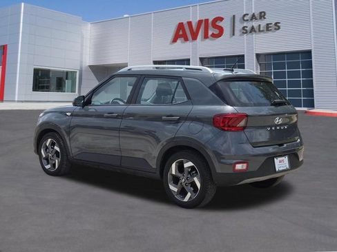 Used 2025 Hyundai Venue SEL FWD image 9
