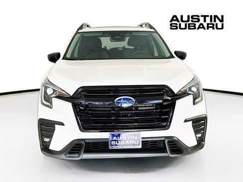 Used 2025 Subaru Ascent Onyx Edition image 3