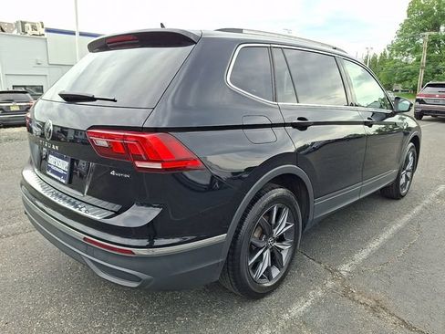 Used 2023 Volkswagen Tiguan SE w/ Panoramic Sunroof Package AWD/4WD image 6