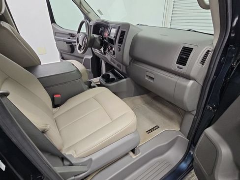 Used 2017 Nissan NV 3500 SL RWD image 33