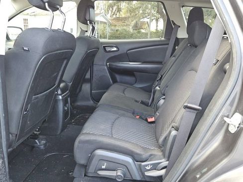 Used 2015 Dodge Journey SXT w/ Flexible Seating Group image 4