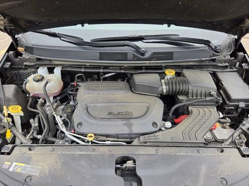 Used 2025 Chrysler Pacifica Select FWD image 31