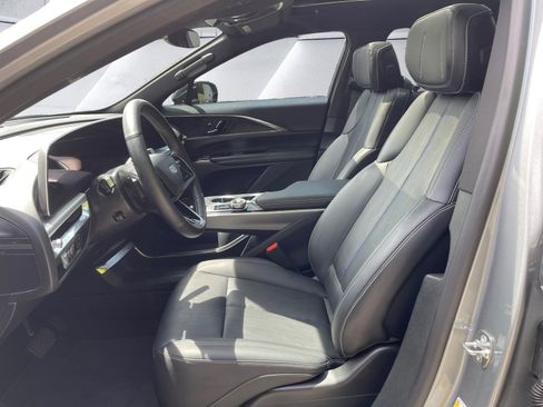 Used 2024 Cadillac Lyriq Luxury AWD/4WD image 27