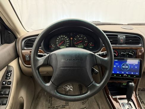 Used 2001 Subaru Outback Wagon image 8