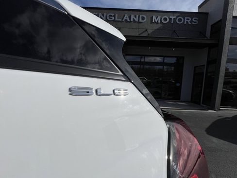 Used 2024 GMC Terrain SLE image 4