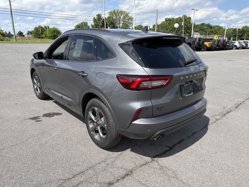 Used 2023 Ford Escape ST-Line w/ Tech Pack #1 AWD/4WD image 6
