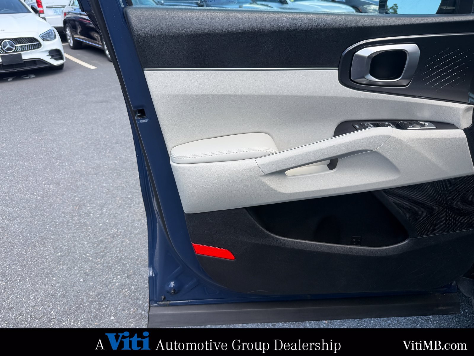 Used 2025 Kia Sorento S FWD image 16