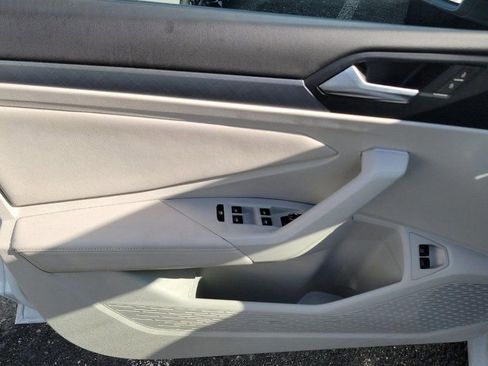 Used 2024 Volkswagen Jetta SE image 7