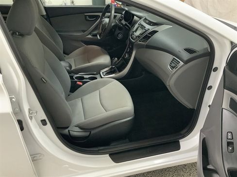 Used 2015 Hyundai Elantra SE w/ Option Group 02 image 19