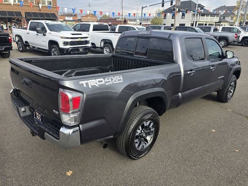 Used 2022 Toyota Tacoma TRD Off-Road image 28