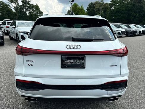 Used 2025 Audi Q5 Premium w/ 19" Wheel Package AWD/4WD image 3