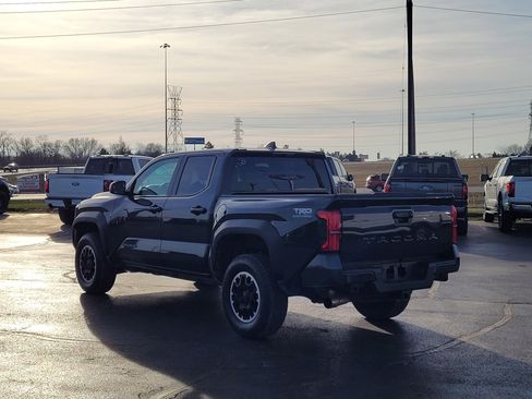 Used 2024 Toyota Tacoma TRD Off-Road image 6