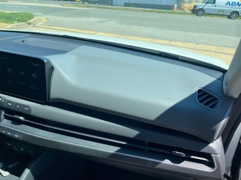 Used 2025 Kia K4 LXS image 36