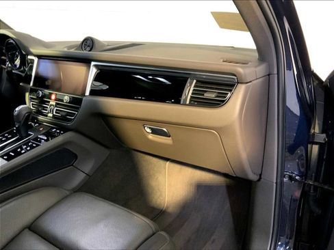 Certified 2023 Porsche Macan image 22