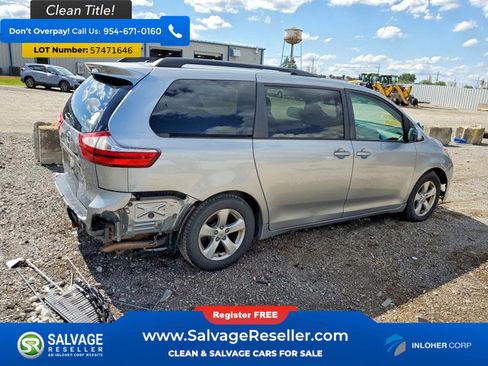 Used 2016 Toyota Sienna LE FWD image 4