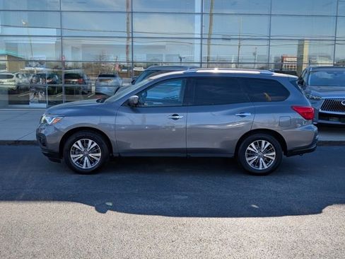 Used 2019 Nissan Pathfinder SL image 3