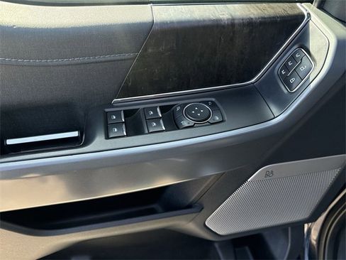 Used 2022 Ford F150 Lariat image 13