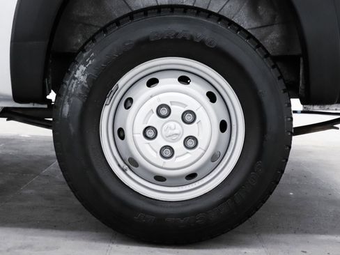 Used 2023 RAM ProMaster 2500 FWD image 9
