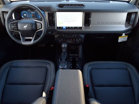 New 2026 Ford Bronco Outer Banks w/ Sasquatch Package image 7