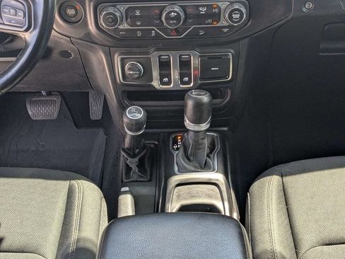 Used 2021 Jeep Wrangler Sport AWD/4WD image 18