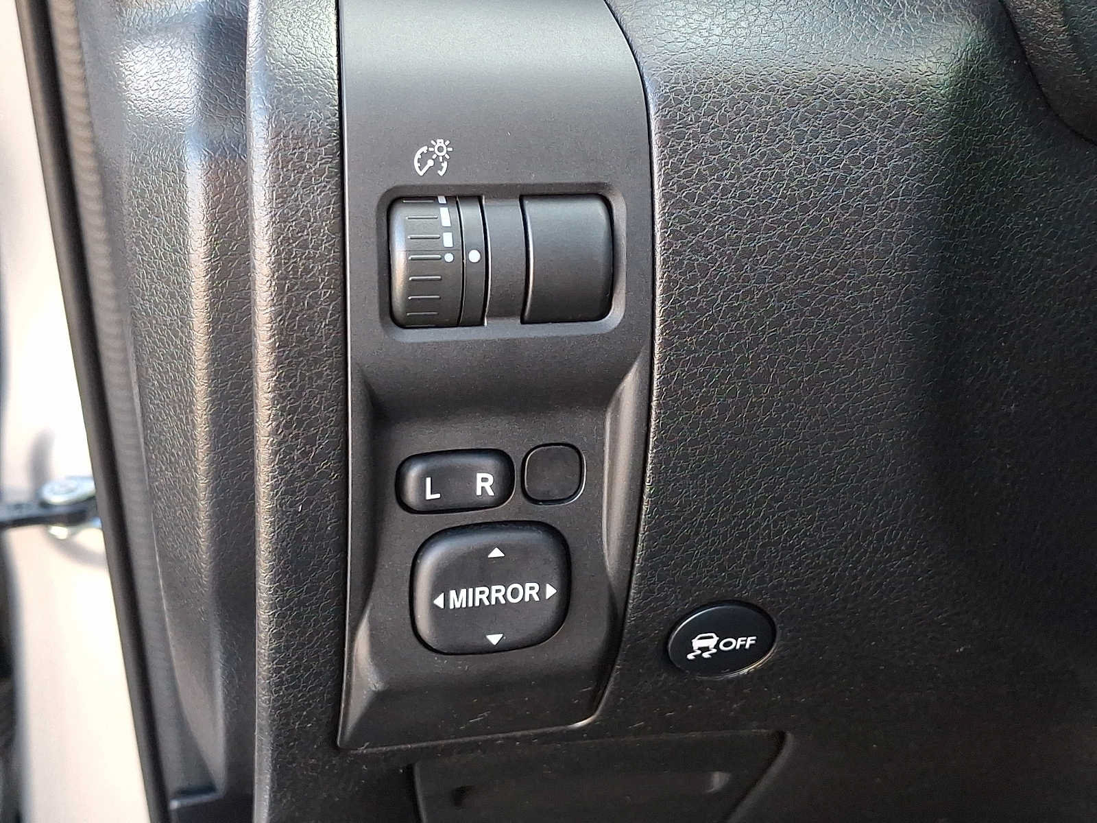 Used 2013 Subaru Forester 2.5X Premium w/ All-Weather Plus Pkg AWD/4WD image 25