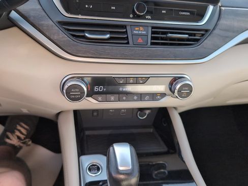 Used 2023 Nissan Altima 2.5 SL AWD/4WD image 25