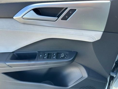 New 2026 Volkswagen Taos SE AWD/4WD image 24