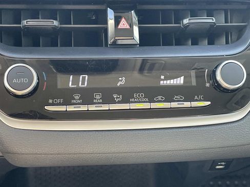 Used 2024 Toyota Corolla LE FWD image 28