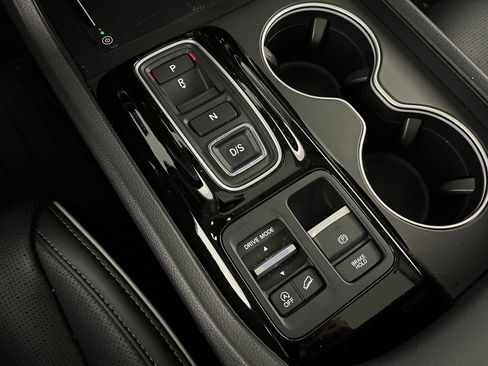 Certified 2025 Honda Pilot Elite image 24