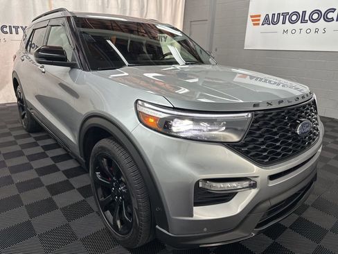 Used 2022 Ford Explorer ST w/ Equipment Group 401A AWD/4WD image 2